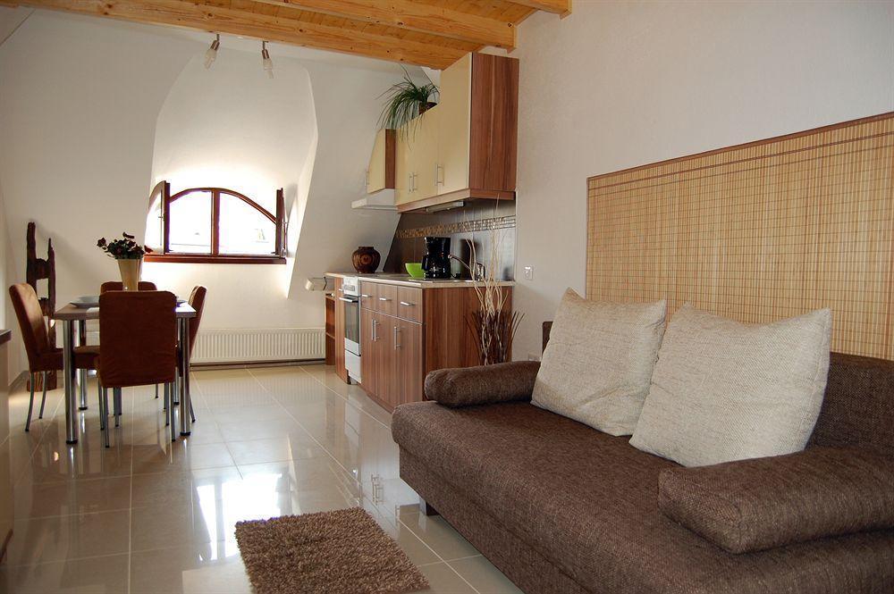 Belvaros Apartmanhaz Sopron Zewnętrze zdjęcie