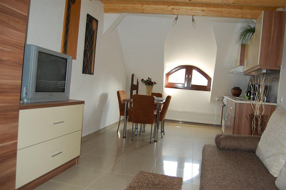 Belvaros Apartmanhaz Sopron Zewnętrze zdjęcie